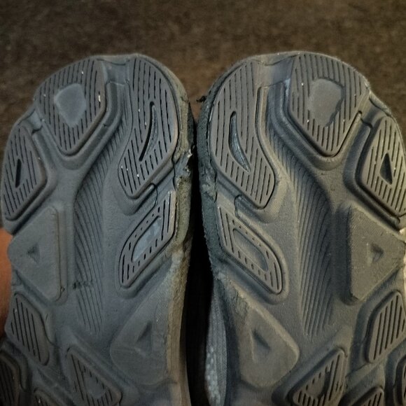 Hoka Clifton 9 Youth size 4.5MD - Picture 7 of 9